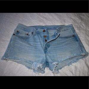 Levi’s cutoff Jean shorts size 27 light wash